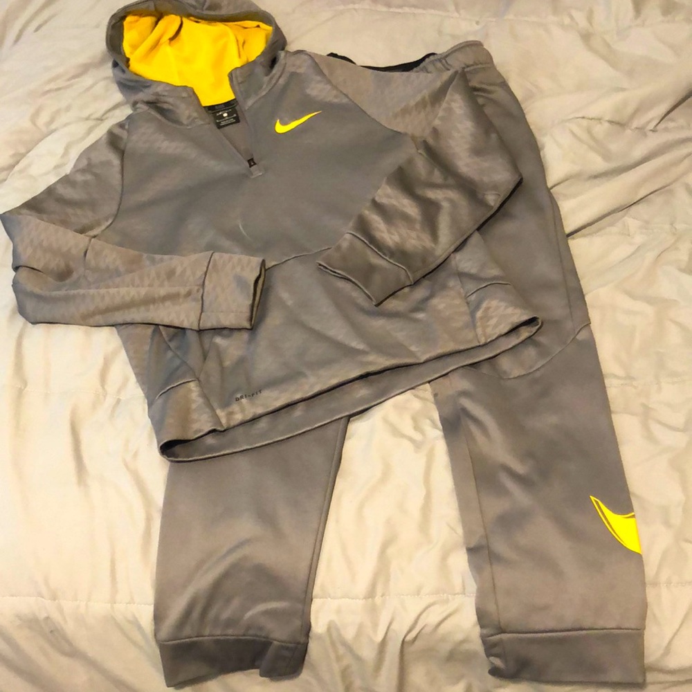 Nike sweatsuit